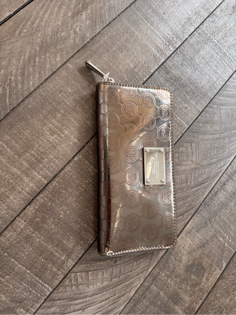 MICHAEL Michael Kors Mono Mirror Metallic Nickel Logo Zip Wallet Case